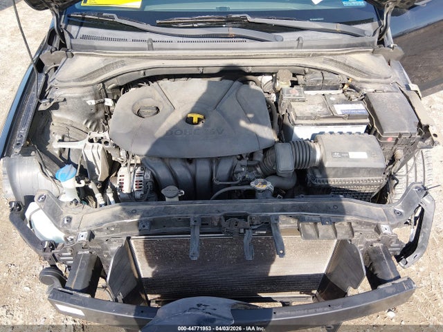 HYUNDAI ELANTRA - 10