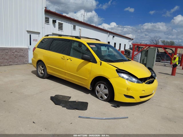 2010 TOYOTA SIENNA LE
