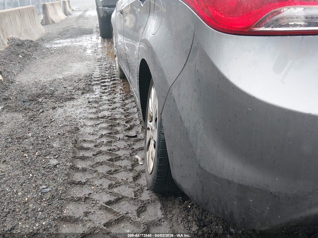 HYUNDAI ELANTRA GLS - 6