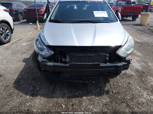 HYUNDAI ACCENT GS - 6