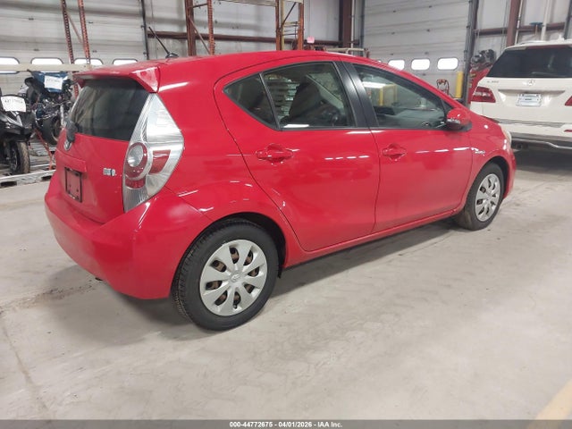 TOYOTA PRIUS C - 4