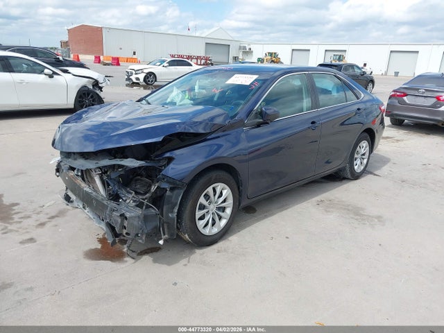 2016 Toyota CAMRY LE — миниатюра 2