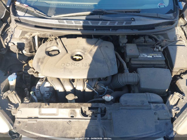 HYUNDAI ELANTRA - 10