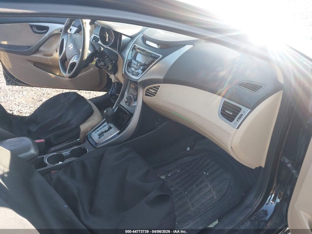 HYUNDAI ELANTRA - 5