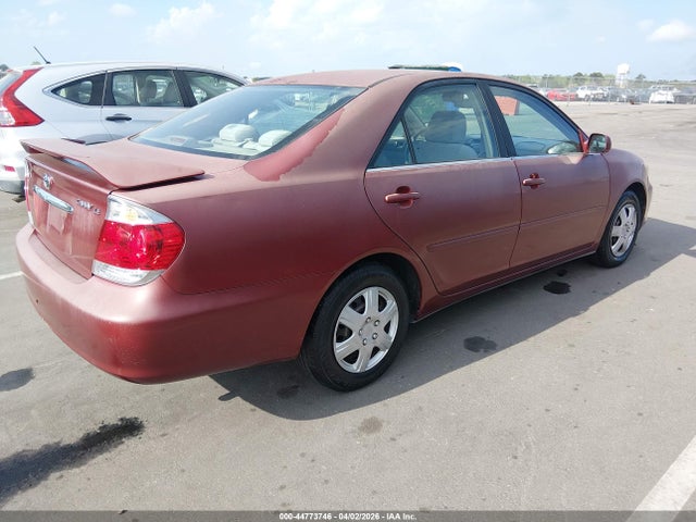 TOYOTA CAMRY - 4