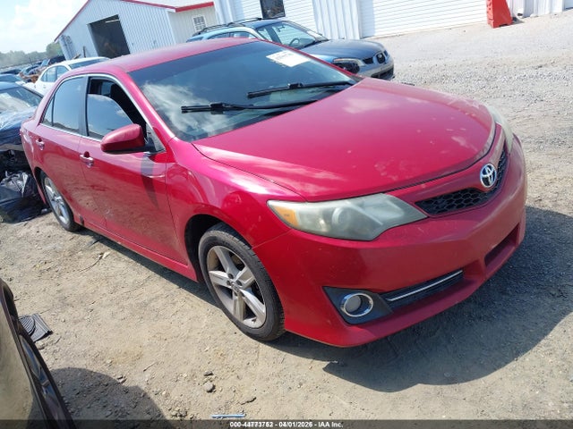 2014 TOYOTA CAMRY SE