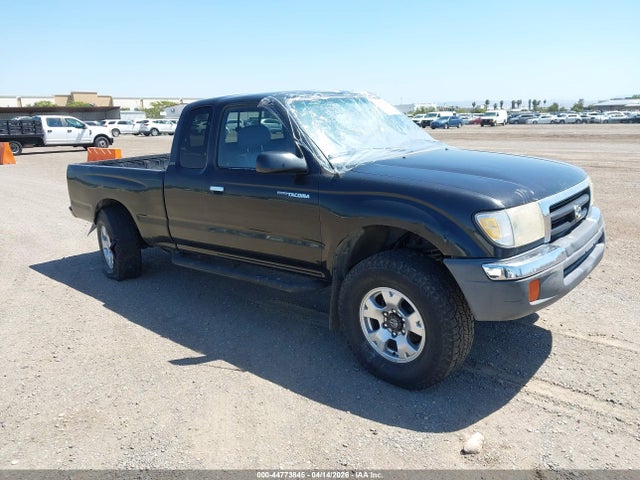 2000 TOYOTA TACOMA 