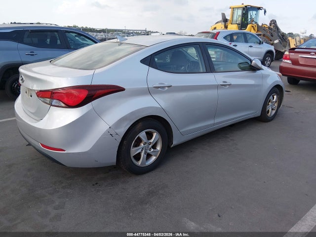 HYUNDAI ELANTRA SE - 4