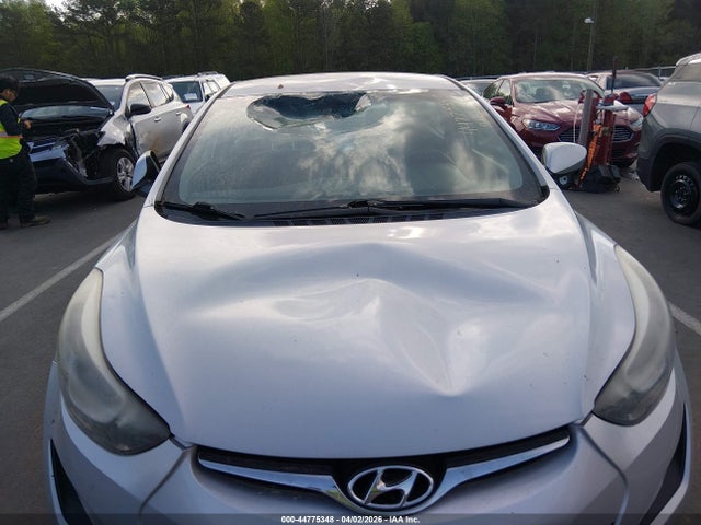 HYUNDAI ELANTRA SE - 6