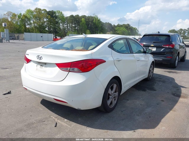 HYUNDAI ELANTRA GLS - 4