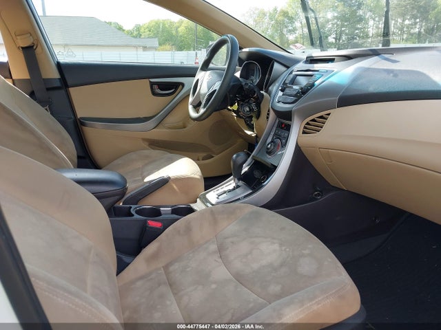 HYUNDAI ELANTRA GLS - 5