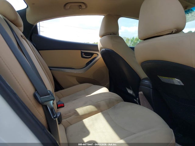 HYUNDAI ELANTRA GLS - 8