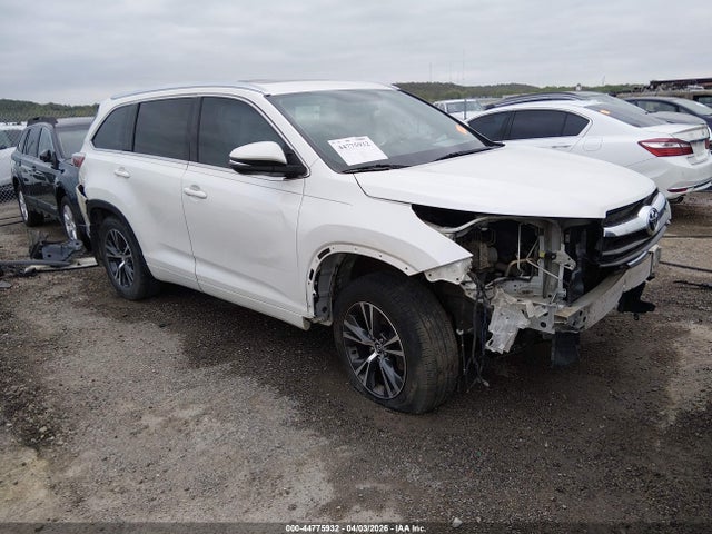 2016 TOYOTA HIGHLANDE XLE V6