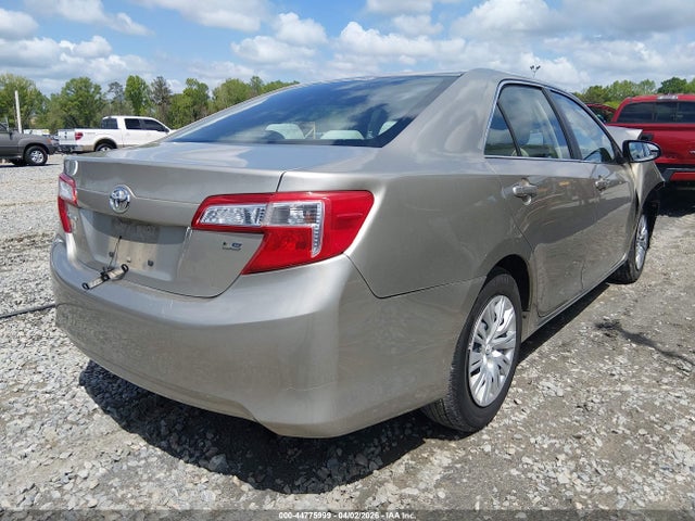 2014 Toyota CAMRY LE photo 4