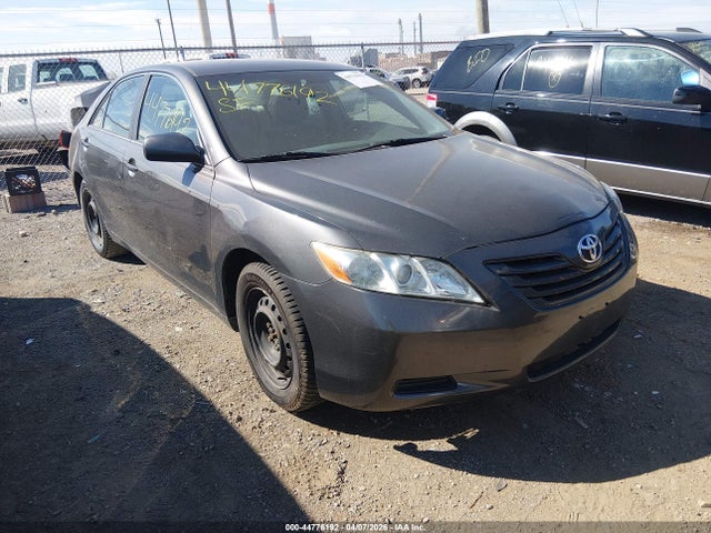 TOYOTA CAMRY - 1