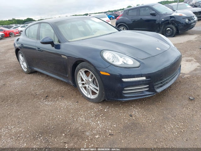 2014 PORSCHE PANAMERA 4