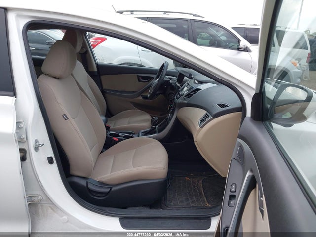 HYUNDAI ELANTRA SE - 5