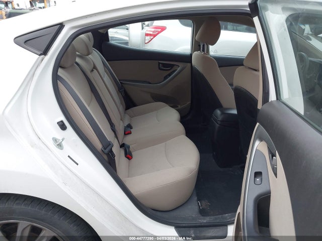 HYUNDAI ELANTRA SE - 8