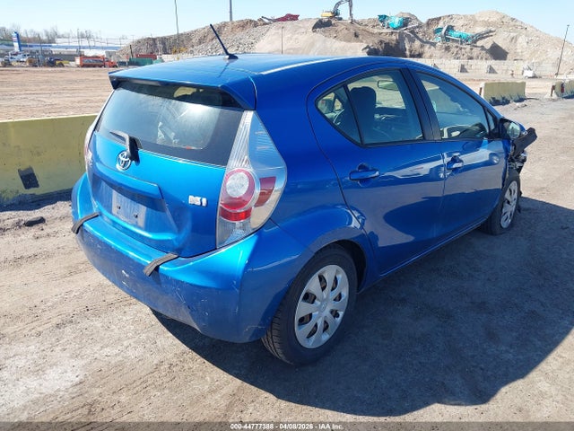 TOYOTA PRIUS C - 4