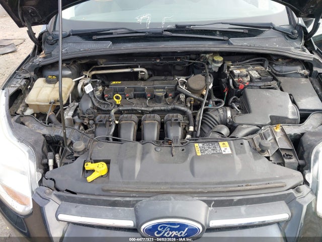 FORD FOCUS SE - 10