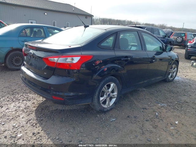 FORD FOCUS SE - 4