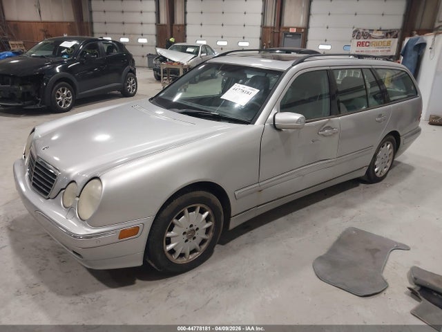 MERCEDES-BENZ E-CLASS - 2