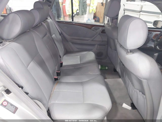 MERCEDES-BENZ E-CLASS - 8