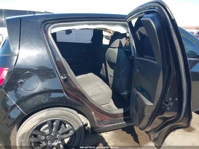 CHEVROLET SONIC 2LT - 8