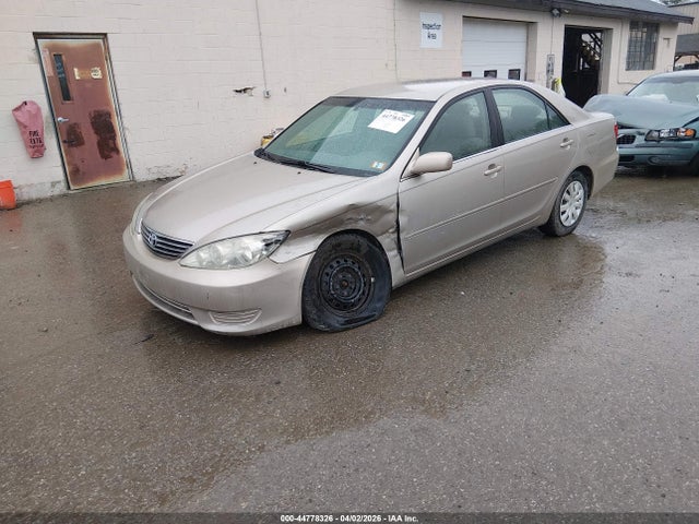 2005 Toyota CAMRY LE photo 2