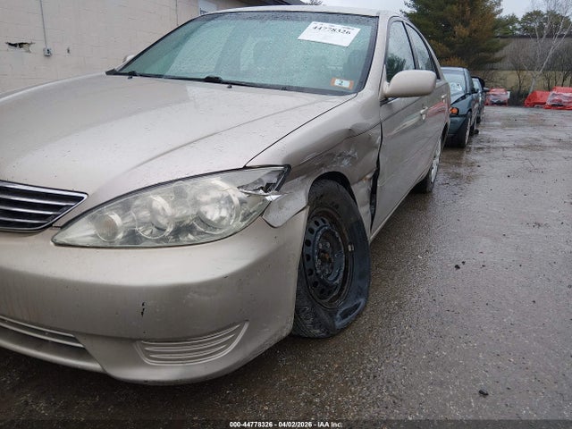2005 Toyota CAMRY LE photo 6