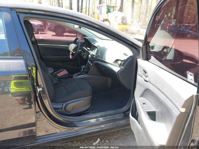 HYUNDAI ELANTRA SE - 5