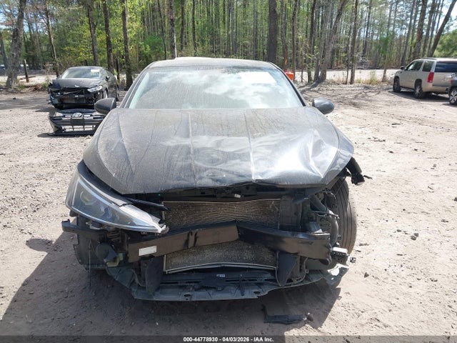 HYUNDAI ELANTRA SE - 6