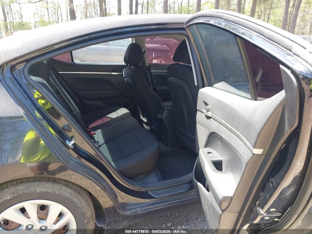 HYUNDAI ELANTRA SE - 8