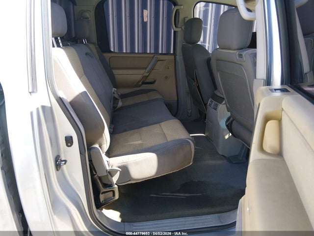 2004 Nissan TITAN SE — фото 8