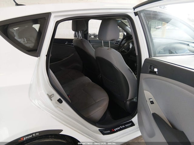 HYUNDAI ACCENT SE - 8