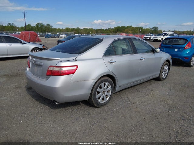 TOYOTA CAMRY - 4