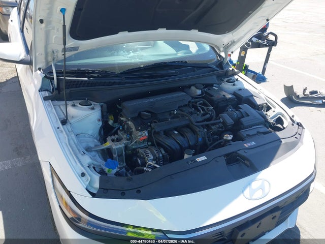 HYUNDAI ELANTRA - 10