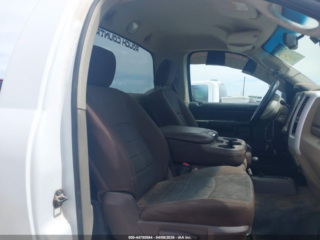 DODGE RAM 1500 ST - 8