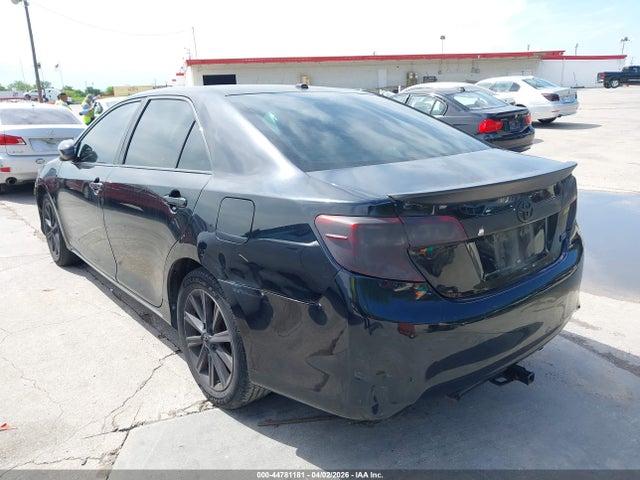TOYOTA CAMRY - 3