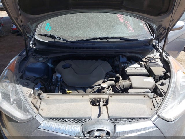 HYUNDAI VELOSTER VALUE EDITION - 10