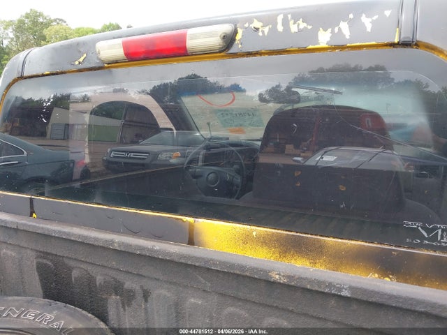 CHEVROLET COLORADO LS - 8