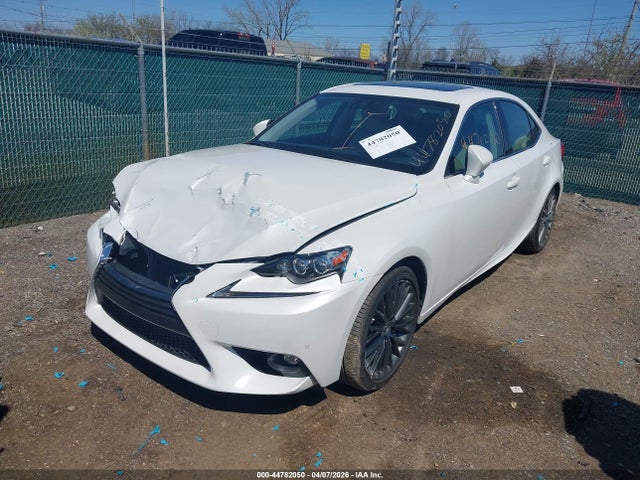 2016 Lexus IS 300 — фото 2