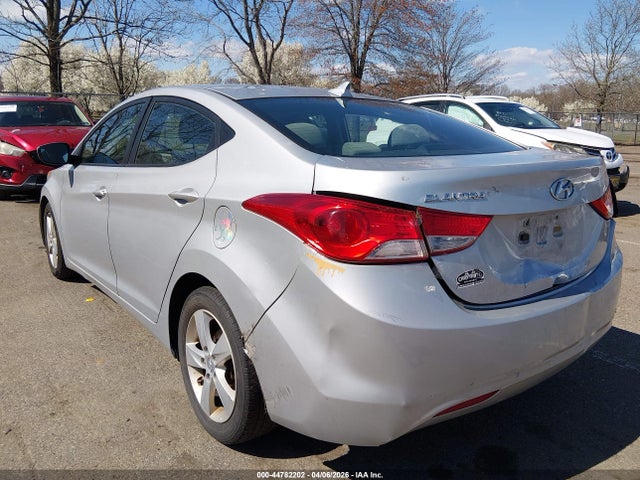 HYUNDAI ELANTRA - 3