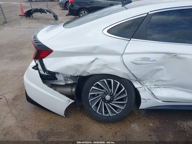 HYUNDAI SONATA LIMITED - 6