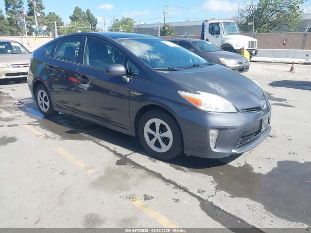 TOYOTA PRIUS - 1