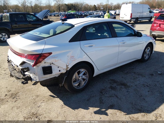 2024 Hyundai ELANTRA SE 照片 4