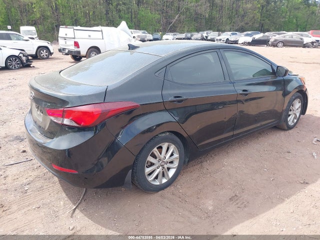 HYUNDAI ELANTRA SE - 4