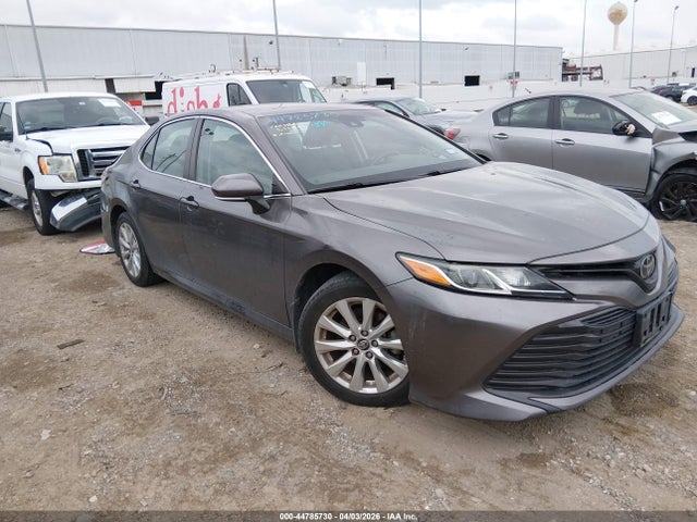 TOYOTA CAMRY - 1