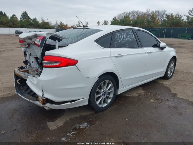 FORD FUSION SE - 4