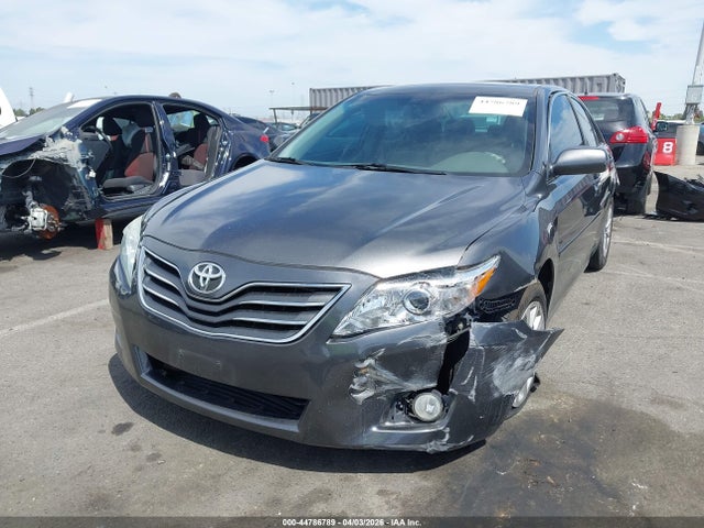 2011 Toyota CAMRY XLE 照片 2